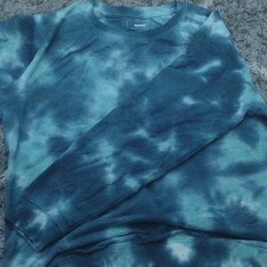 crew neck